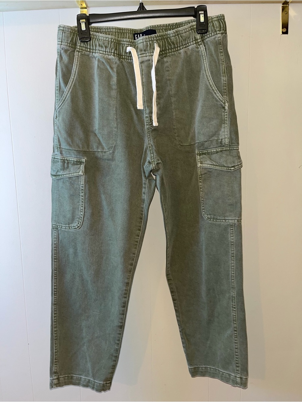GAP Olive Green Straight-Leg Cargo Pants with Drawstring